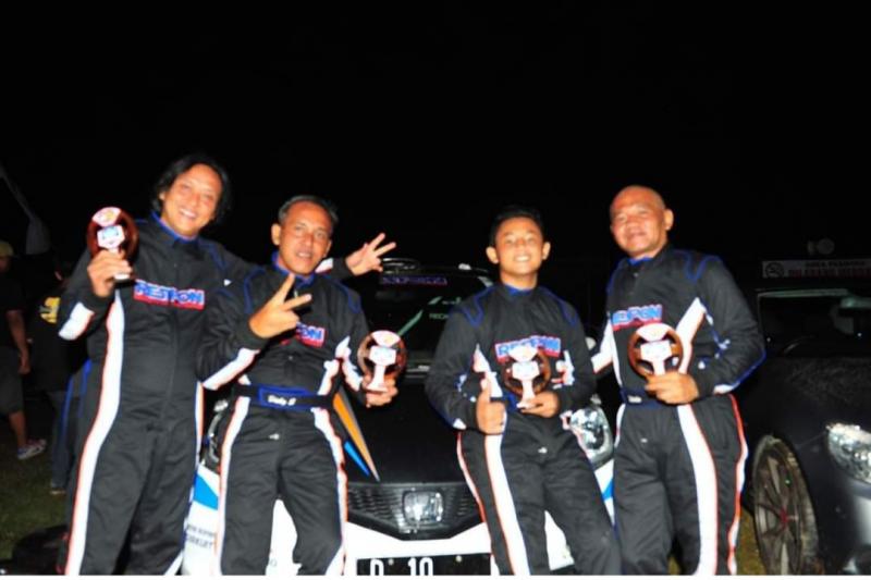 Alm. Imarwoko Ichwan (kanan) bersama Diptya Oktadewa dan Dicky Setiawan saat ikuti event Sprint Rally di Yogyakarta beberapa waktu lalu 