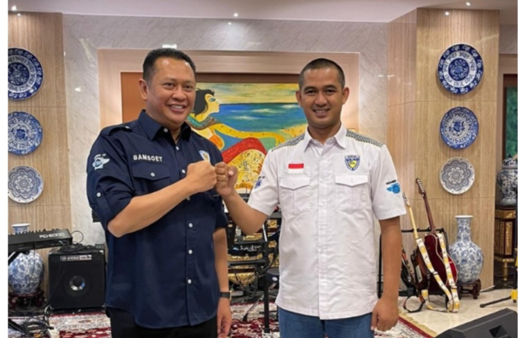 Bambang Soesatyo (kiri) dan Tubagus Roy. Optimis bisa membawa kembali kejayaan IMI