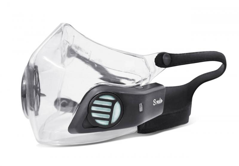 Masker inovatif dari Astra Otoparts, dioperasikan dengan baterei.