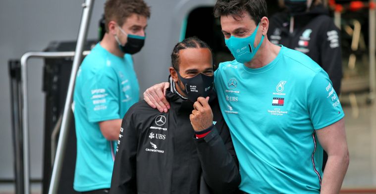 Lewis Hamilton dan Toto Wolff, masihkah bersama di tim Mercedes? (Foto: gpblog)