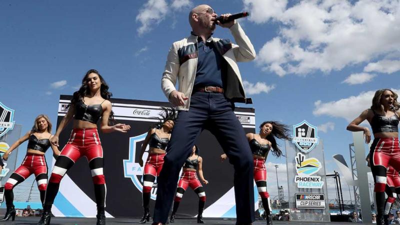 Rapper kenamaan Pitbull resmi menjadi salah satu pemilik tim Trackhouse NASCAR