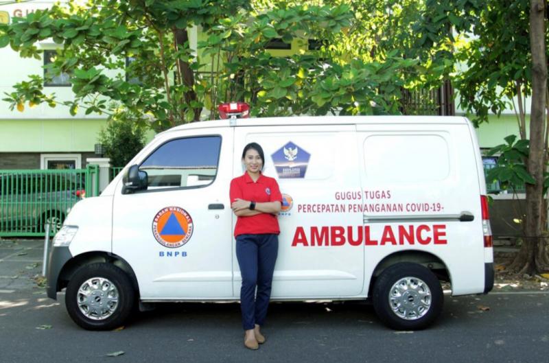 Ika Dewi Maharani, relawan Covid-19 sebagai sopir ambulans