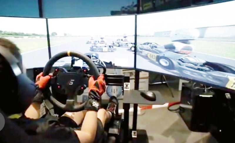 Fitra Eri Beberkan Bedanya Balap Beneran dan Racing Simulator