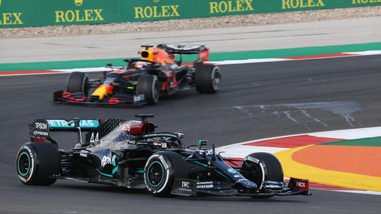 Mercedes W11 2020 besutan Lewis Hamilton, masuk musim 2021 tanpa DAS. (Foto: mercedes)