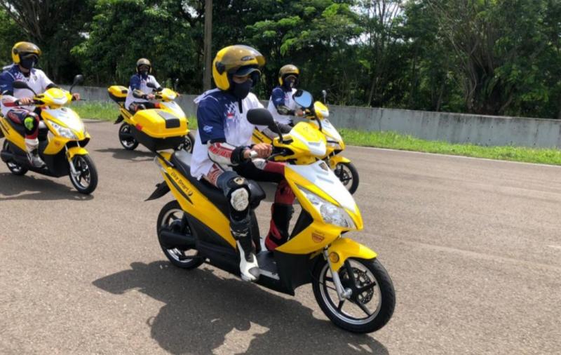 Bamsoet saat melakukan test ride motor listrik Bike Smart Elektrik di Sentul International Circuit Bogor, Minggu (28/2/2021) kemarin