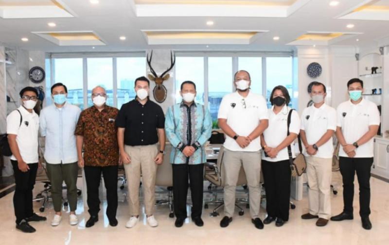 Bamsoet didampingi Rifat Sungkar menerima direksi PT Mahakarya Sukma Abadi di Jakarta hari ini