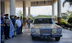 Walikota Padang Hendri Septa Terpesona Dengan Mercy Mini