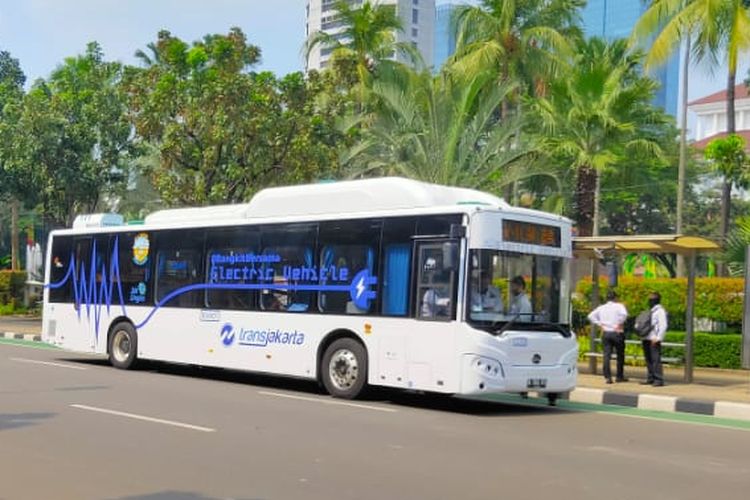 Salah satu unit bus listrik Transjakarta yang akan dioperasikan untuk mendukung program Langit Biru Jakarta