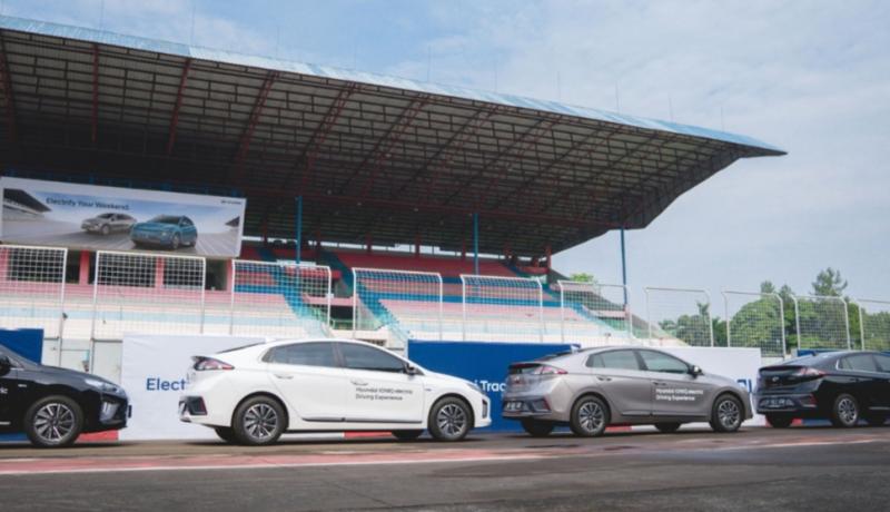 Pengalaman menyeluruh kendarai mobil listrik Hyundai IONIC dan KONA pada event Hyundai Track Day di Sentul International Circuit Bogor