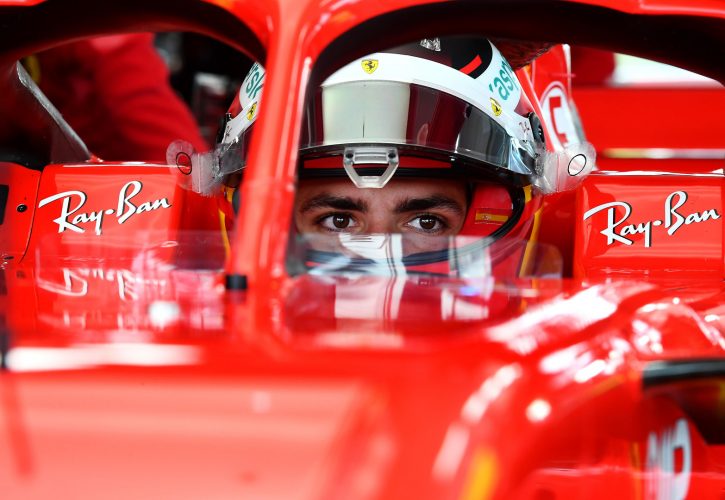 Carlos Sainz (Spanyol/Ferrari) langsung menyatu dengan  SF21. (Foto: ferrari)