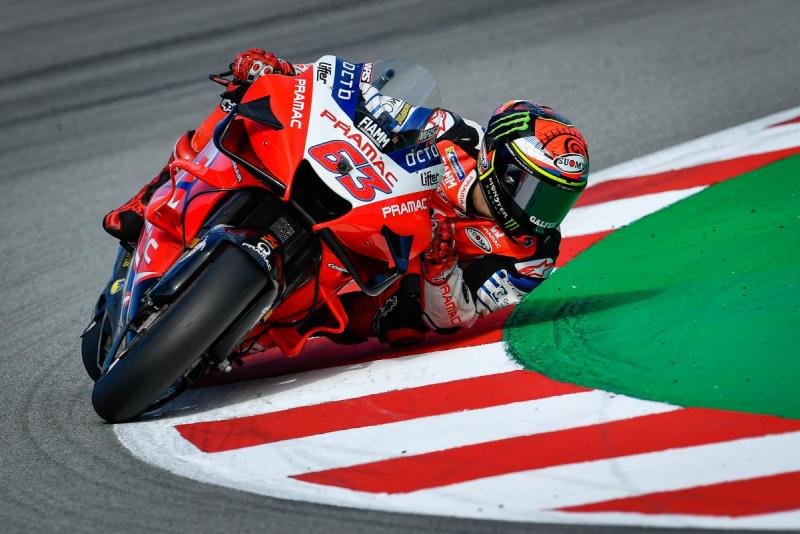 Francesco Bagnaia (Italia/Ducati) sejak detik pertama bakal dikurung 3 joki Yamaha. ((Foto: gpcorner)