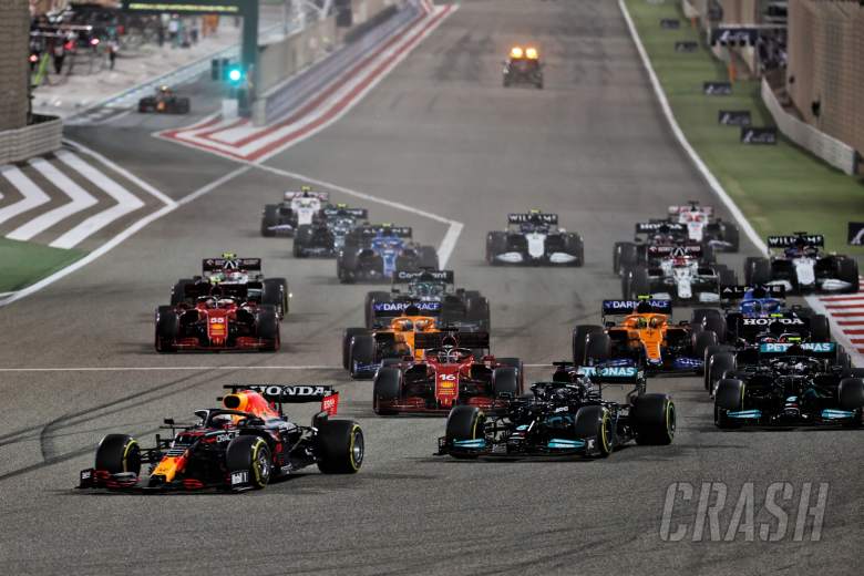 Start serial F1 2021 di GP Bahrain, lagi-lagi antara Mercedes dengan Red Bull. (Foto: crash)