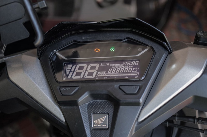 Ilustrasi fitur MIL pada dashboard motor untuk pengecekan indikasi kerusakan pada motor Honda