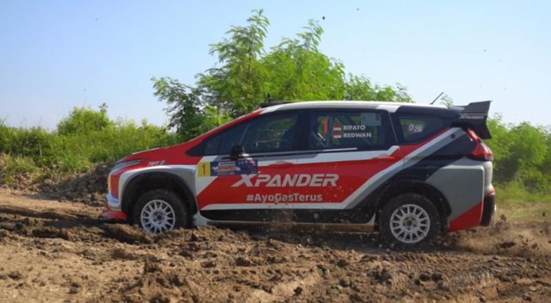 Xpander AP4 yang dikendarai pereli sarat pengalaman Rifat Sungkar berjaya di Kejurnas Sprint Rally Tanjung Lesung Banten