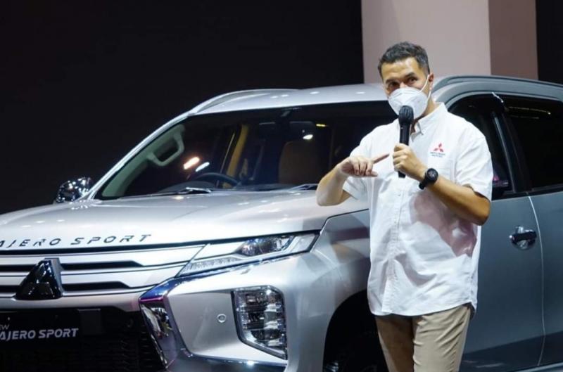 Rifat Sungkar dan Mitsubishi New Pajero Sport di booth Mitsubishi IIMS Hybrid 2021, JI-Expo Kemayoran Jakarta Pusat
