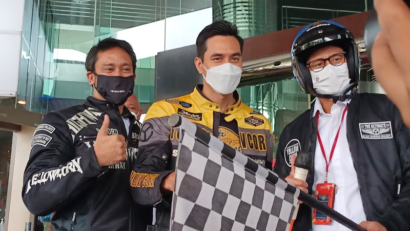 Menparekraf Sandiaga uno saat melepas touring Wonderful Ride Indonesia untuk promosi wisata Tanah Air.
