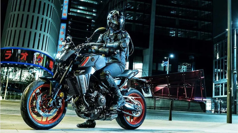 Tampang gahar Yamaha MT-09 terbaru yang menarik pecinta motor sport