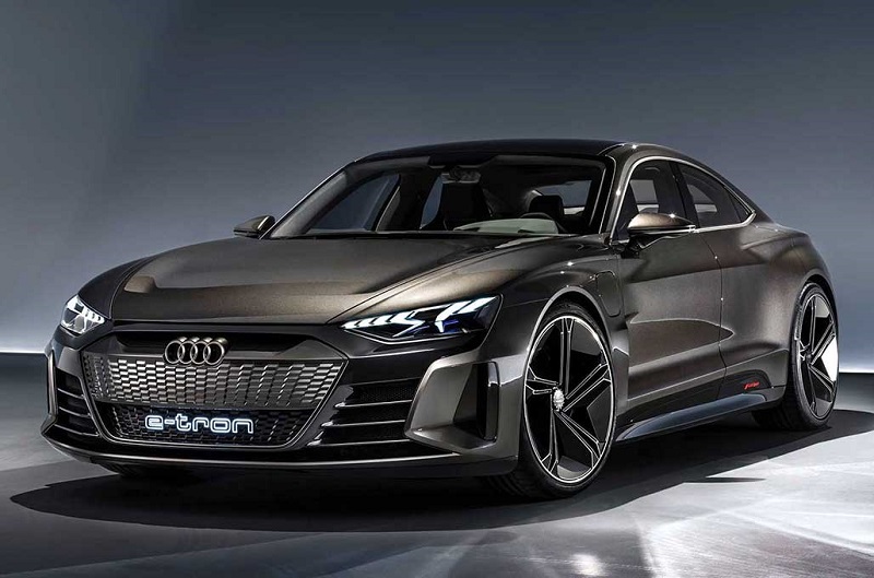 Tampilan keren mobil litsrik Audi e-tron yang akan menantang mobil listrik Mercedes-Benz dan Jaguar