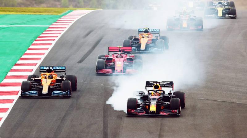 Perkenalan Sprint Race di Sirkuit Silverstone akhir pekan ini, menurut Lewis Hamilton balapan bisa jalan seperti kereta api. (Foto: f1)