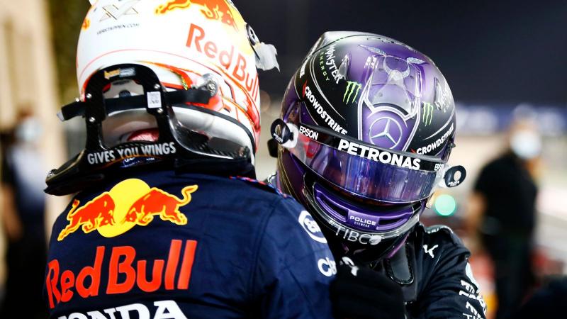 Max Verstappen (Red Bull Honda) dan Lewis Hamilton (Mercedes), mulai perang di luar trek. (Foto: ist)