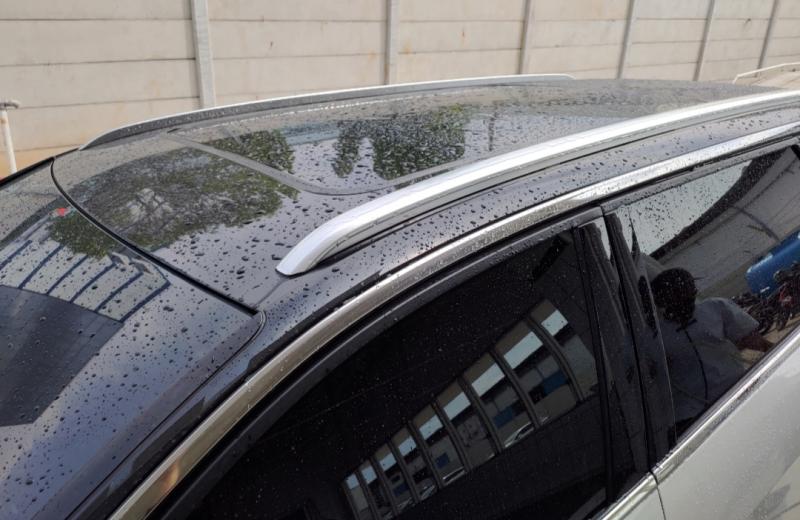 Ini tips menghindari dan membersihkan jamur pada kaca mobil Anda