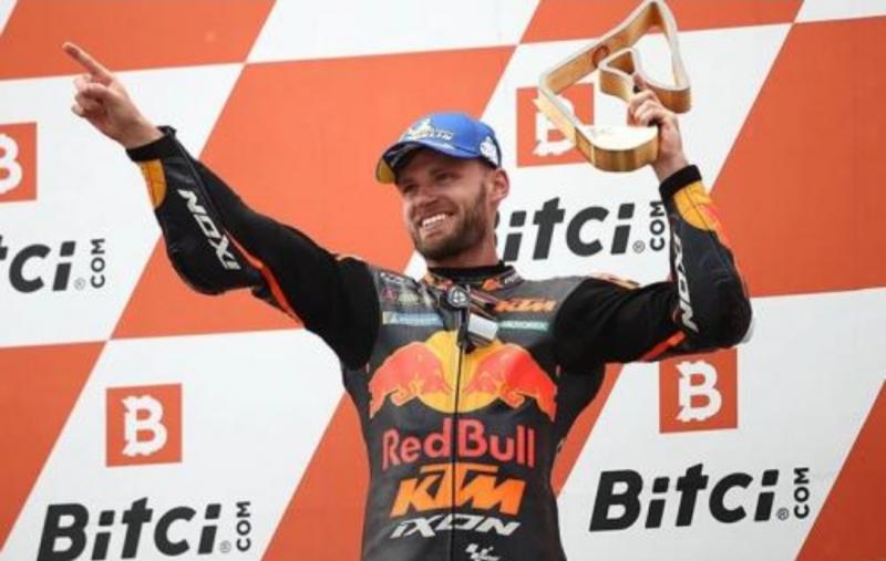 Brad Binder, podium juara 1 MotoGP Austria dengan ambil keputusan penuh perjudian dan sangat beresiko