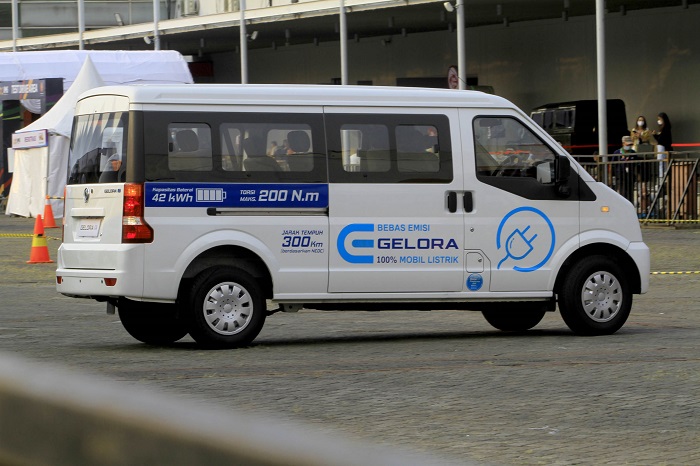 Mobil niaga DFSK Gelora E, sebagai mobil listrik yang dapat mendukung bisnis angkutan penumpang maupun logistik