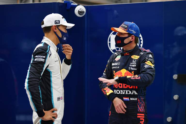Max Verstappen (Red Bull) dan George Russell (Williams). (Foto: thrace)e