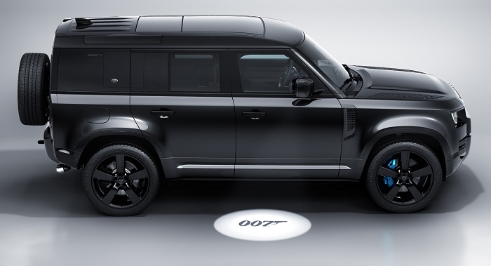 Land Rover Defender V8, siap memanaskan aksi James Bond dalam film terbarunya