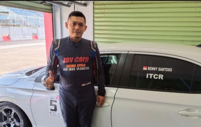 Benny Santoso, pembalap senior dengan segudang prestasi sudah siapkan Honda City Hatchback RS di sirkuit Sentul