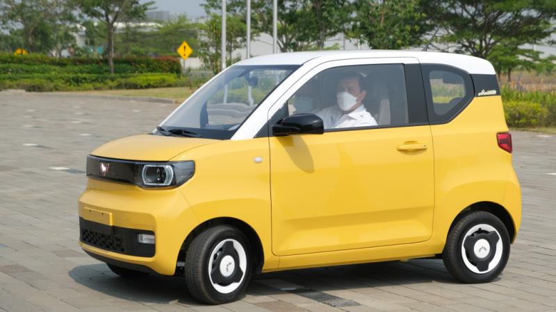 Wuling Motors Tunjukkan Komitmen untuk Era Mobil Listrik di Indonesia