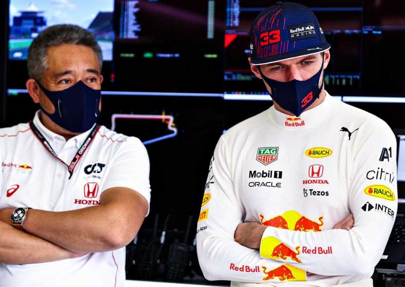 Masashi Yamamoto (kiri) dan Max Verstappen, butuh kemenangan di tiga dari enam sisa balapan 2021. (Foto: formulaone.news)