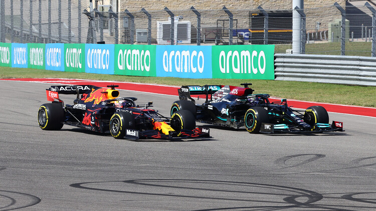Max Verstappen vs Lewis Hamilton, diprediksi ketat hingga tuntas di seri terakhir. (Foto: mercedes)