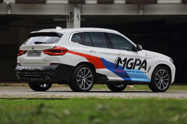 Salah satu mobil BMW yang akan menjadi Official Mobility Partner di Sirkuit Mandalika