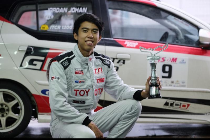 Jordan Johan dari Toyota Team Indonesia berhasil menjadi juara 1 ITCR 1200 Promotion ISSOM 2021 putaran 5