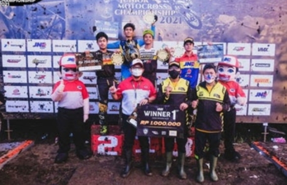 Para pemenang BOS Junior Motocross Championship 2021 final round di Cimahi