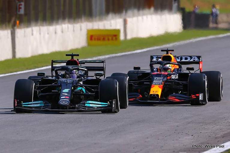 Lewis Hamilton versus Max Verstappen, songsong race krusial di GP Arab Saudi awal Desember 2021. (Foto: wirespool-grandprix247)