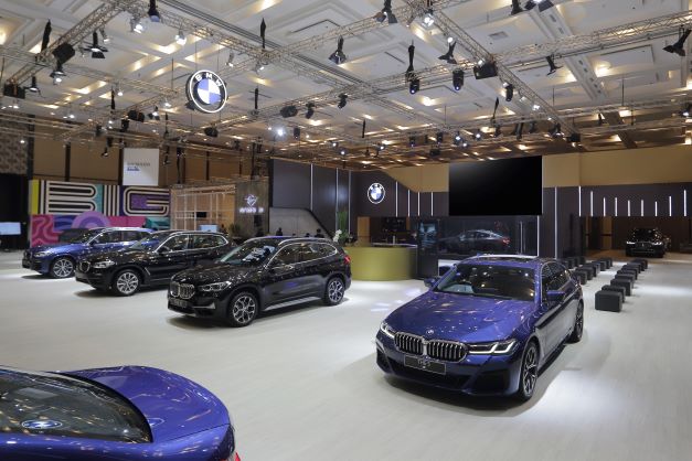 Deretan mobil mewah BMW saat pameran GIIAS 2021 di BMW Group Pavilion