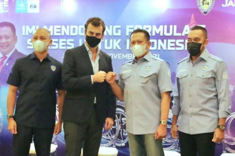 Dari kiri Ananda Mikola, Alberto Longo, Bamsoet dan Ahmad Sahroni, minta pendampingan KPK awasi penyelenggaraan Formula E Jakarta 2022 