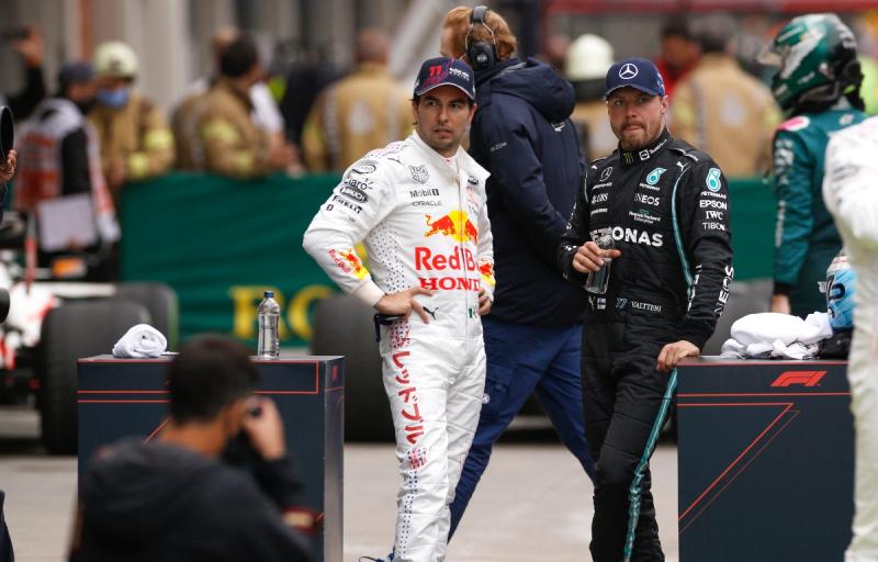 Sergio Perez (Red Bull) dan Valtteri Bottas (Mercedes), bisa jadi penentu di tengah persaingan Lewis Hamilton kontra Max Verstappen. (Foto: planetf1)