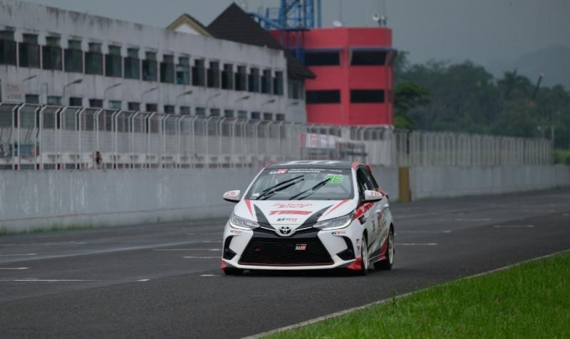Toyota Yaris GR Sport yang andal membawa para pembalap Toyota Team Indonesia berjaya di ITCR Max ISSOM 2021 
