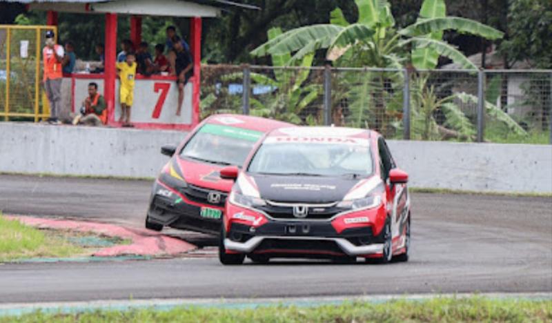 Avila Bahar Istimewa Pakai Telor Tiga, Raih Juara Nasional ITCR 1500 Perdana Bersama Honda 