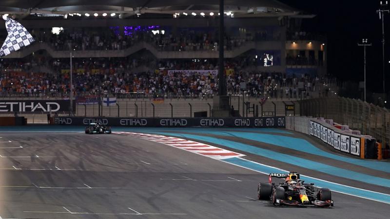  Momen finish GP Abu Dhabi 2021, gelar juara dunia bagi Max Verstappen yang masih kontroversial. (Foto: f1)