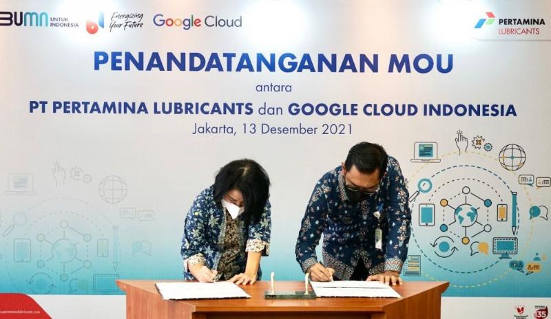 Penandatanganan MoU dilakukan oleh Direktur Finance & Business Support PTPL Catur Dermawan dengan Country Director Google Cloud Indonesia Megawaty Khie untuk transformasi bisnis