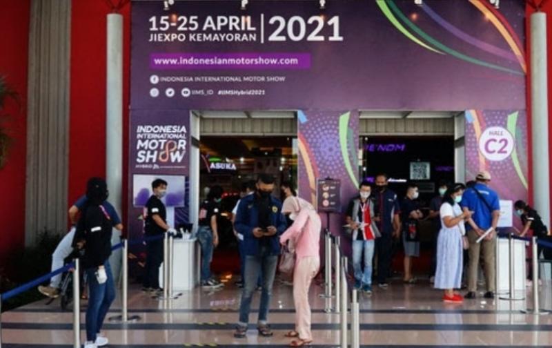 Pameran otomotif akbar IIMS 2021 sukses digelar di JI-Expo Kemayoran Jakarta dengan penerapan prokes sesuai pedoman CHSE