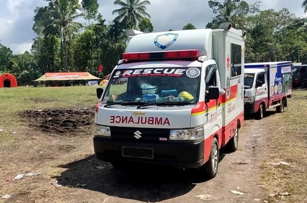 Suzuki dan Komunitas Suzuki kerahkan bantuan sembako dan Ambulance ke wilayah tedampak erupsi Gunung Semeru