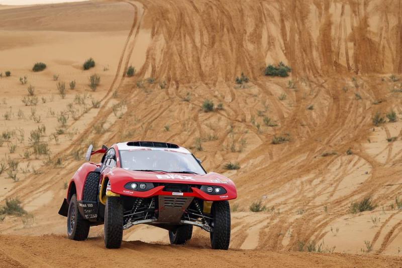 Sebastien Loeb (Prancis/BRX) memberikan kemenangan stage pertama Prodrive di ajang Rally Dakar 2022. (Foto: dakar)