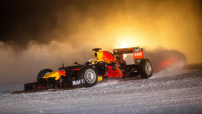 Max Verstappen jajal mobil F1 pada lintasan es di Austria. (Foto: redbullcontentpool)