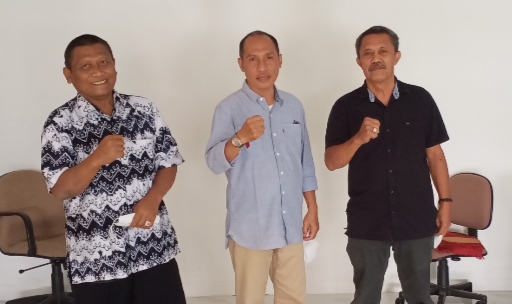 Dari kiri Muriadi, Sipliansyah dan Effendi Blegur, patungan dari klub-klub anggota IMI Kalsel agar bisa silaturahmi ke IMI Pusat di Jakarta