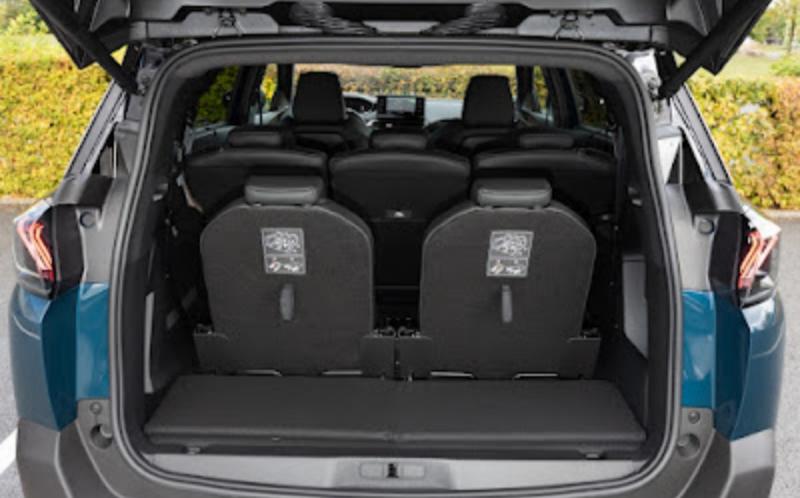 Ini cara optimalkan baris ke-3 Peugeot 5008 SUV agar mobil tetap aman dan nyaman